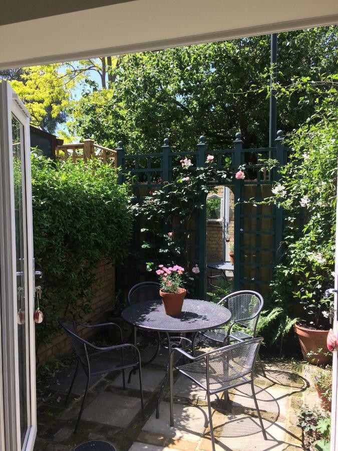 Old Station Gardens, Sw London Bed & Breakfast Teddington Exterior foto